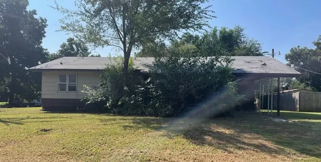 Front exterior — 607 E Allen Street, Wynnewood, OK 73098