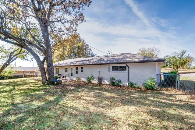 Photo 4 — 124 N Dewey Avenue, Chandler, OK 74834