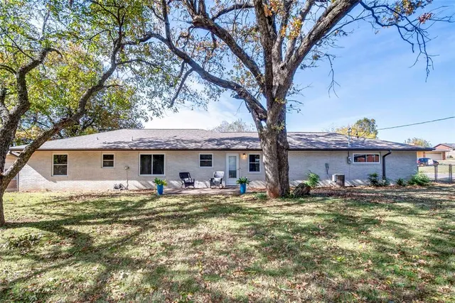 Photo 5 — 124 N Dewey Avenue, Chandler, OK 74834