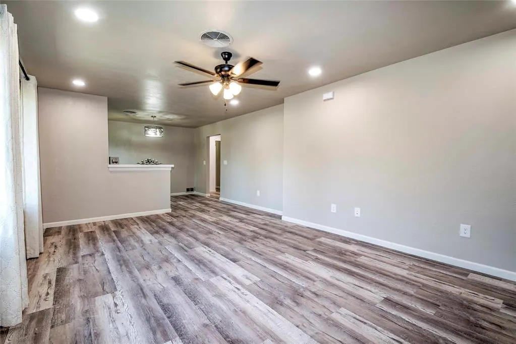 Photo 9 — 124 N Dewey Avenue, Chandler, OK 74834