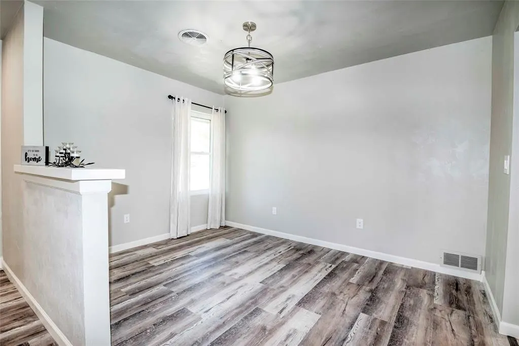 Photo 11 — 124 N Dewey Avenue, Chandler, OK 74834