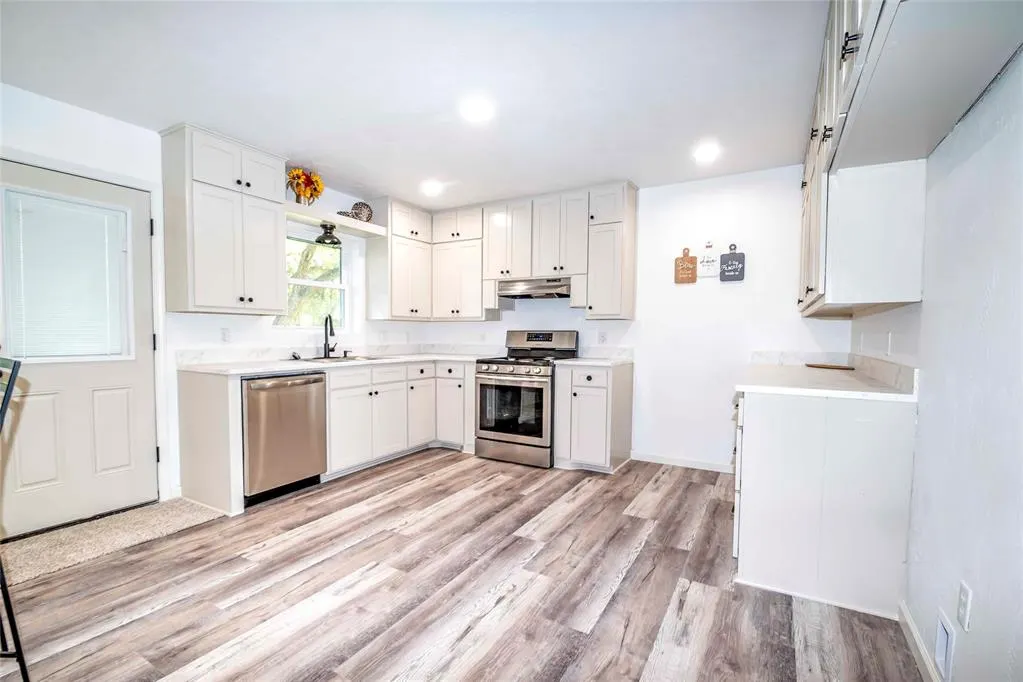 Photo 13 — 124 N Dewey Avenue, Chandler, OK 74834