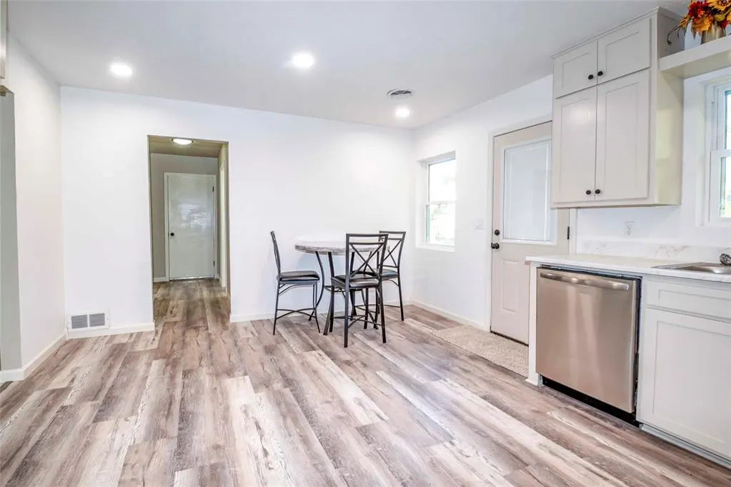 Photo 14 — 124 N Dewey Avenue, Chandler, OK 74834