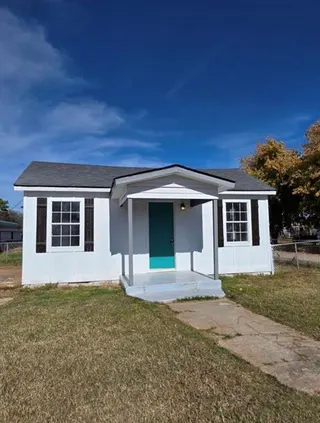 Sold home at 703 W Phillips Street