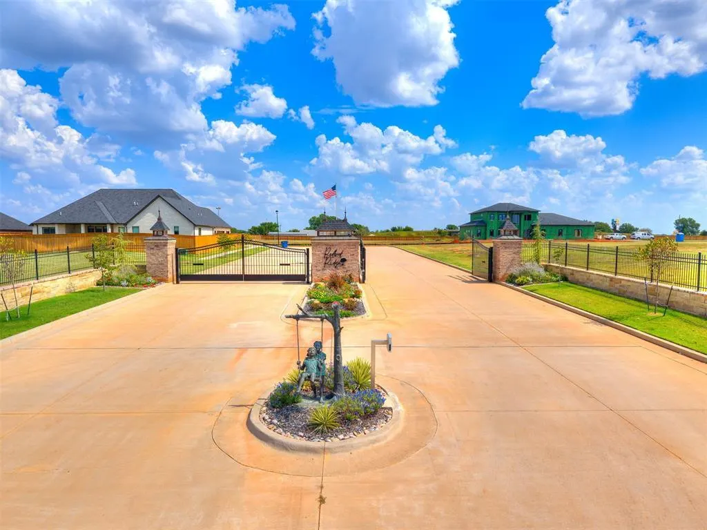 Front exterior — 3501 Redbud Ridge Road, Chickasha, OK 73018
