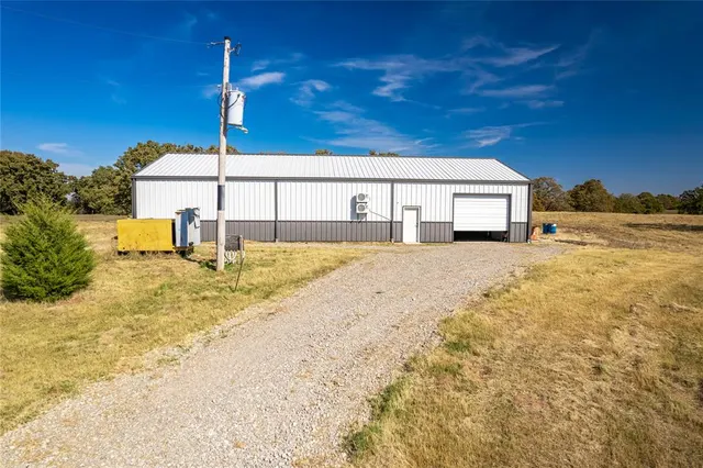 Photo 2 — 19464 Luna Lane, Lindsay, OK 73052