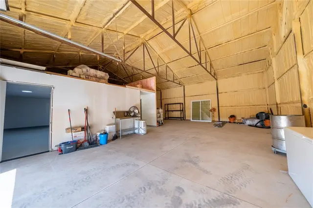 Photo 5 — 19464 Luna Lane, Lindsay, OK 73052