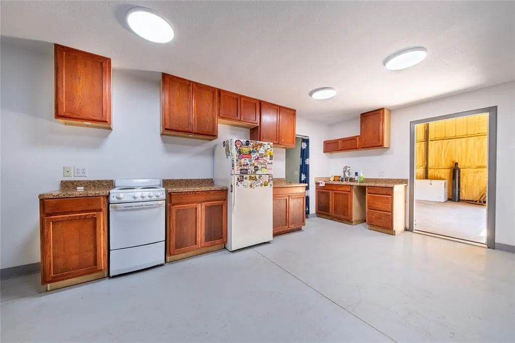 Photo 6 — 19464 Luna Lane, Lindsay, OK 73052