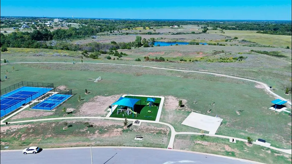 Photo 5 — 4017 Caraway Lane, Norman, OK 73026