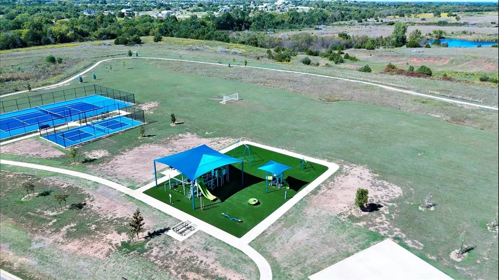 Photo 6 — 4017 Caraway Lane, Norman, OK 73026