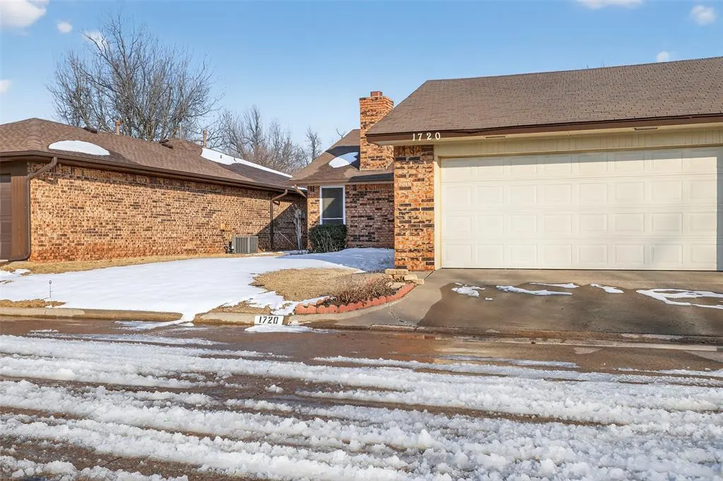 Photo 7 — 1720 Lionsgate Circle, Bethany, OK 73008
