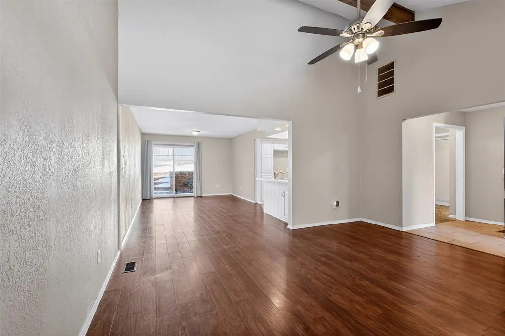 Photo 12 — 1720 Lionsgate Circle, Bethany, OK 73008