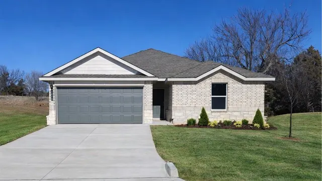 Front exterior — 1620 Prairie Vista, Guthrie, OK 73044