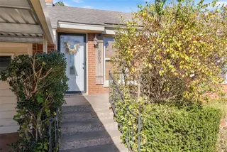 Sold home at 2905 NW 43rd Street