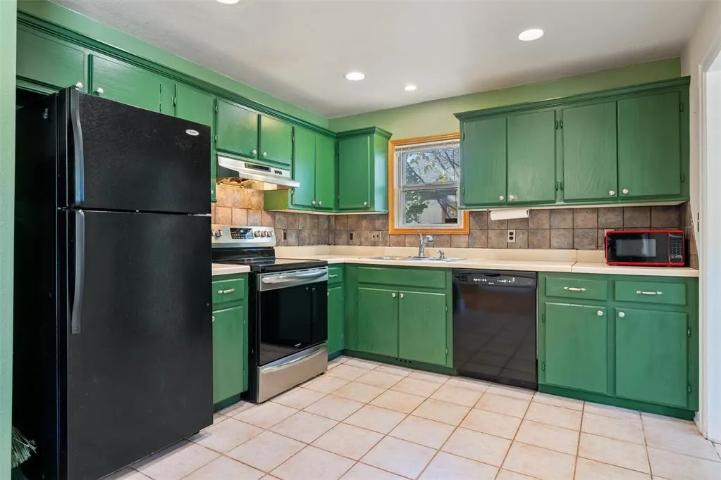 Photo 9 — 2905 NW 43rd Street, Oklahoma City, OK 73112
