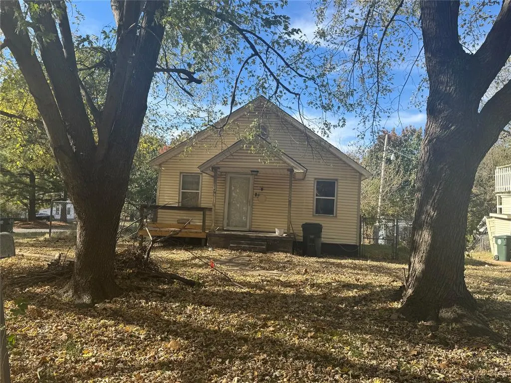 Photo 2 — 319 S 8th Street, Muskogee, OK 74401