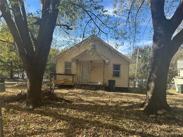 Photo 2 — 319 S 8th Street, Muskogee, OK 74401