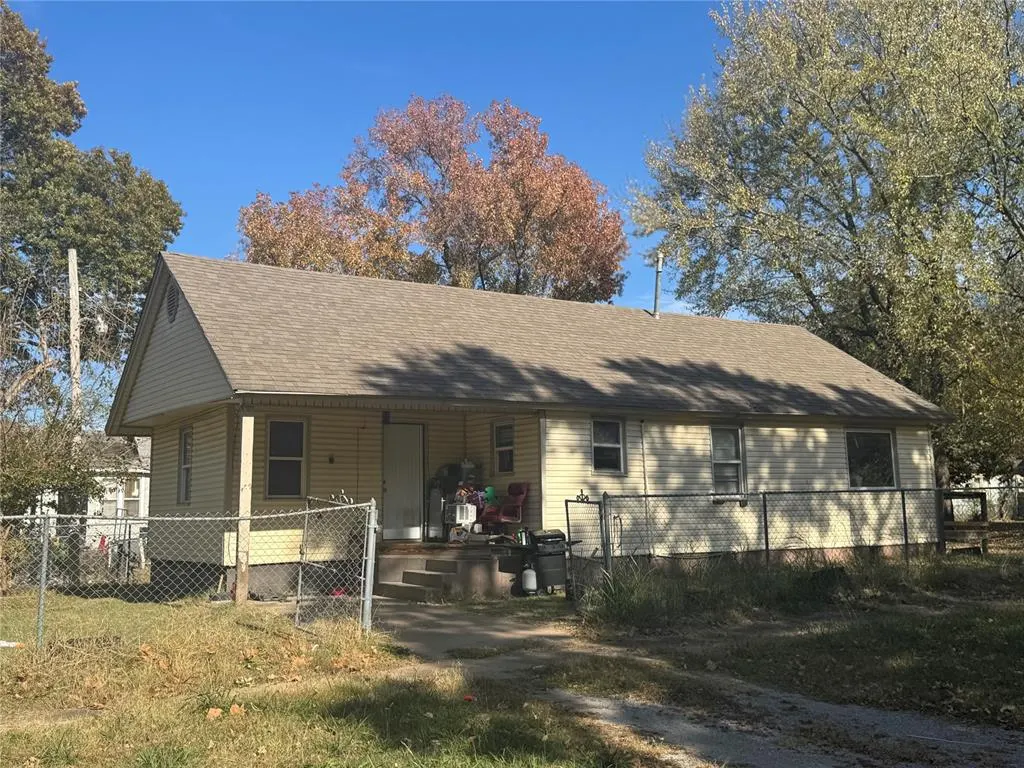 Photo 3 — 319 S 8th Street, Muskogee, OK 74401