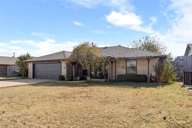 Photo 3 — 2304 SW 101st Street, Oklahoma City, OK 73159