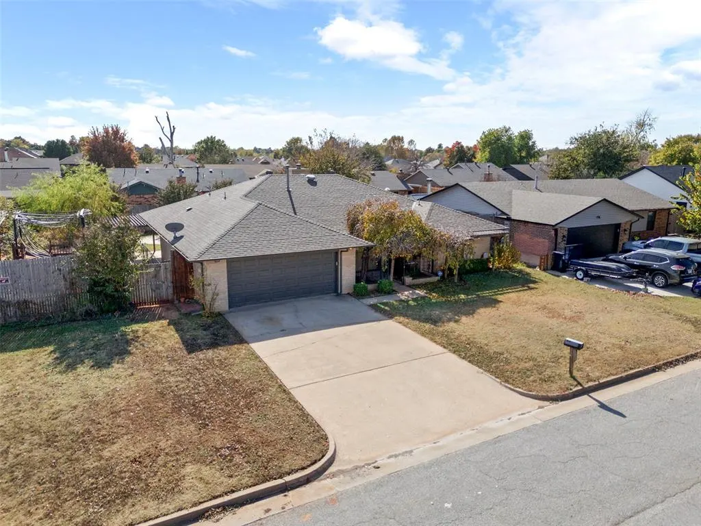 Photo 4 — 2304 SW 101st Street, Oklahoma City, OK 73159