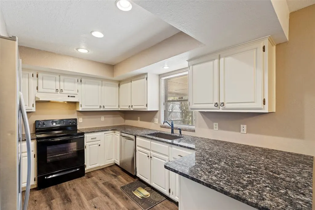 Photo 12 — 2304 SW 101st Street, Oklahoma City, OK 73159
