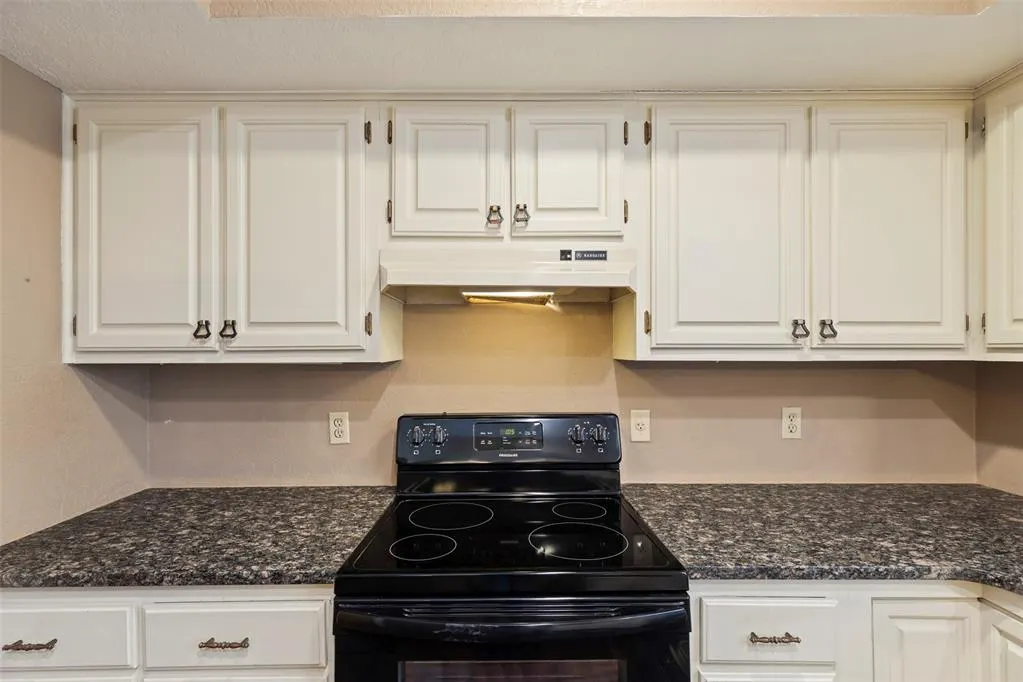 Photo 15 — 2304 SW 101st Street, Oklahoma City, OK 73159