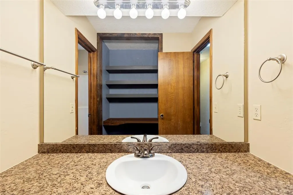 Photo 31 — 2304 SW 101st Street, Oklahoma City, OK 73159