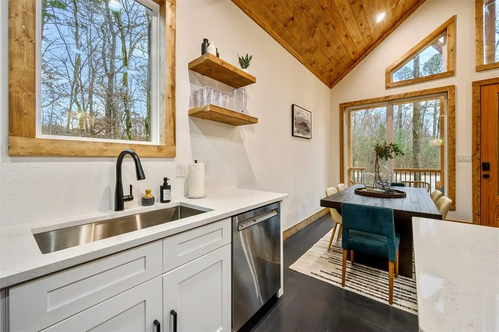 Photo 18 — 45 Cedar Dale Lane, Broken Bow, OK 74728
