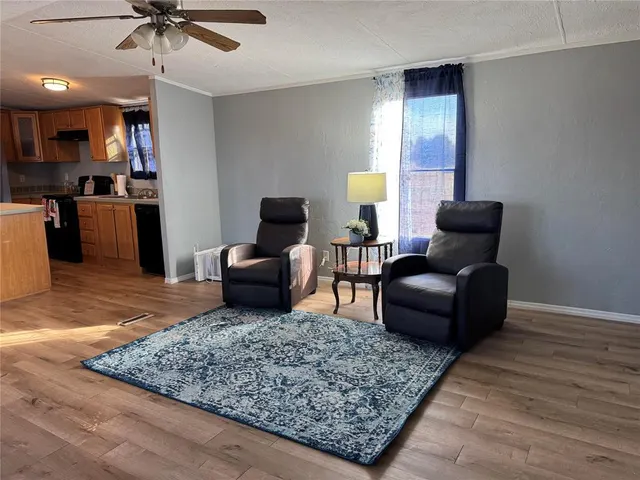 Photo 2 — 1812 Breezeway Heights, Harrah, OK 73045