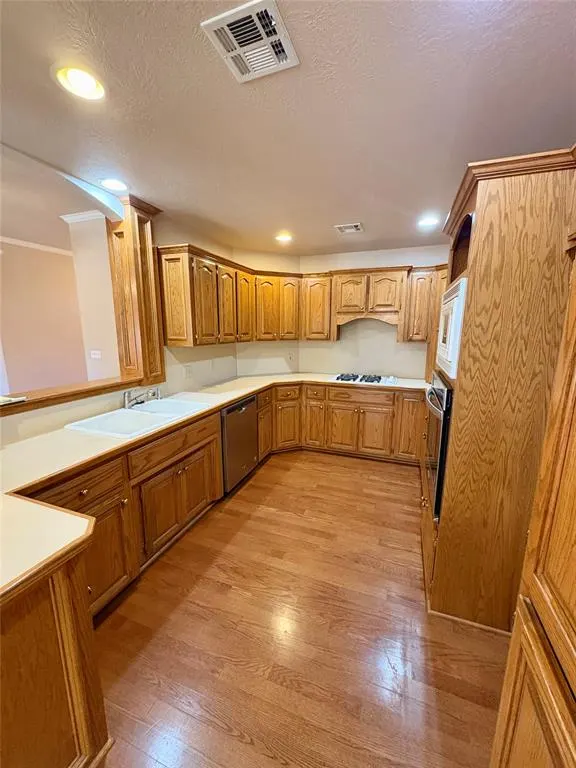 Photo 5 — 1216 Regency Court, Kingfisher, OK 73750