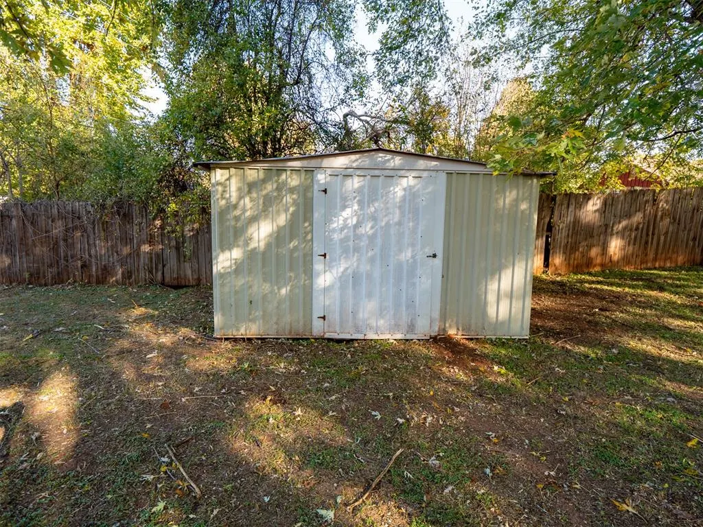 Photo 10 — 3313 Meadowbrook Drive, Midwest City, OK 73110