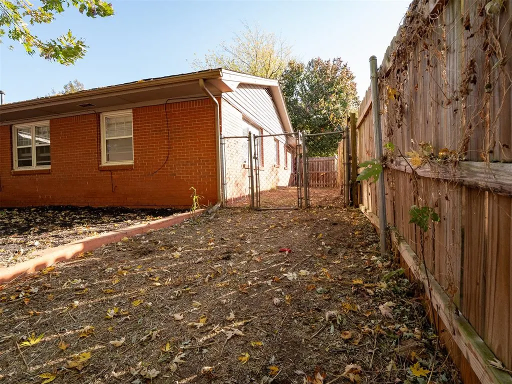 Photo 14 — 3313 Meadowbrook Drive, Midwest City, OK 73110