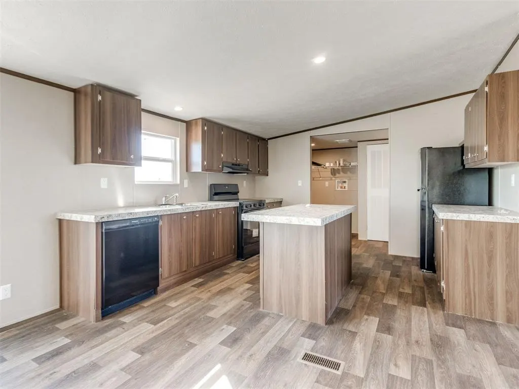 Photo 11 — 4659 Cumberland Farm Circle, Guthrie, OK 73044