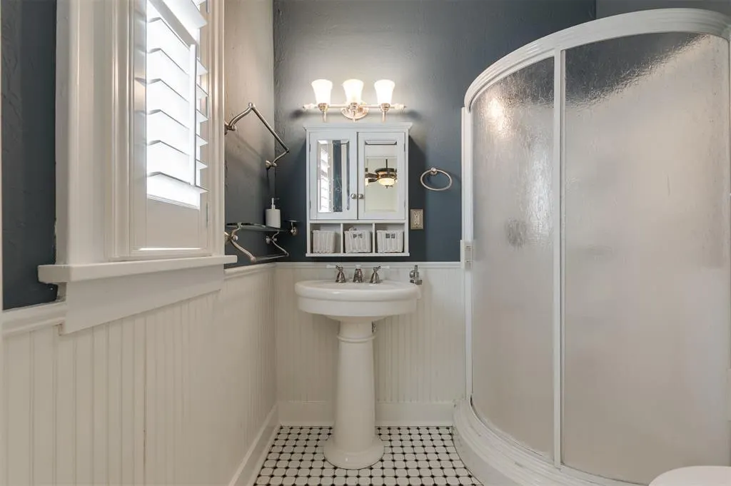 Photo 30 — 834 NE 17th Street, Oklahoma City, OK 73105