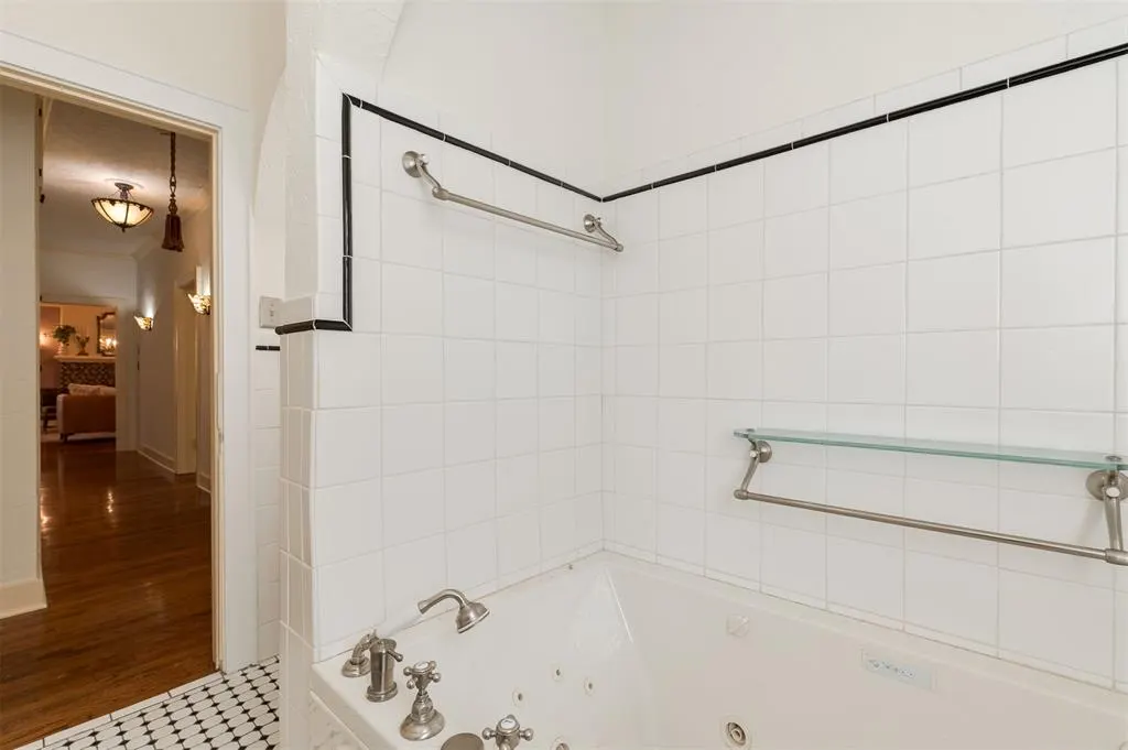 Photo 34 — 834 NE 17th Street, Oklahoma City, OK 73105