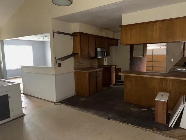 Photo 6 — 5512 NW 64th Street, Warr Acres, OK 73132