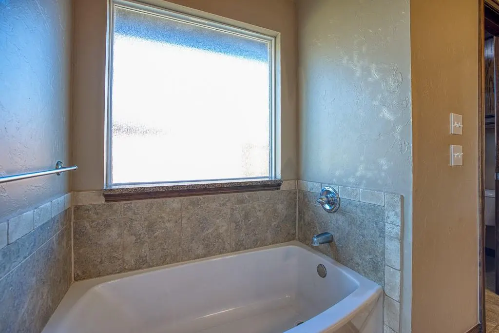 Photo 17 — 1016 Ridge Drive, Kingfisher, OK 73750