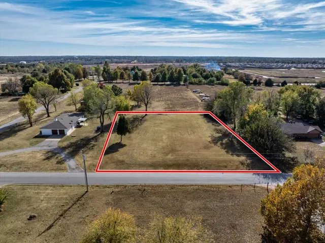 Photo 3 — 5600 E Tyler Drive, Tuttle, OK 73089