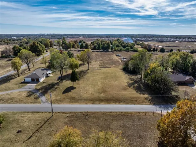 Photo 4 — 5600 E Tyler Drive, Tuttle, OK 73089