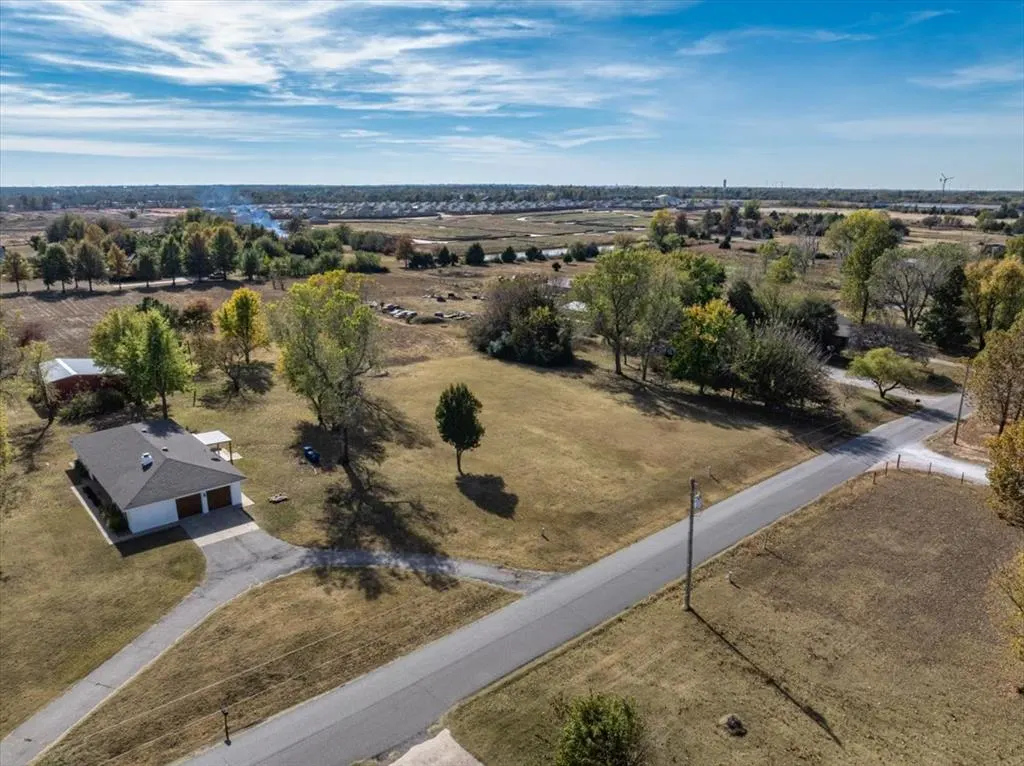Photo 8 — 5600 E Tyler Drive, Tuttle, OK 73089