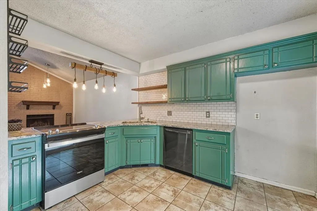 Photo 9 — 1812 Gray Fox Drive, Edmond, OK 73003