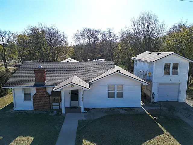 Front exterior — 116 N King, Holdenville, OK 74848