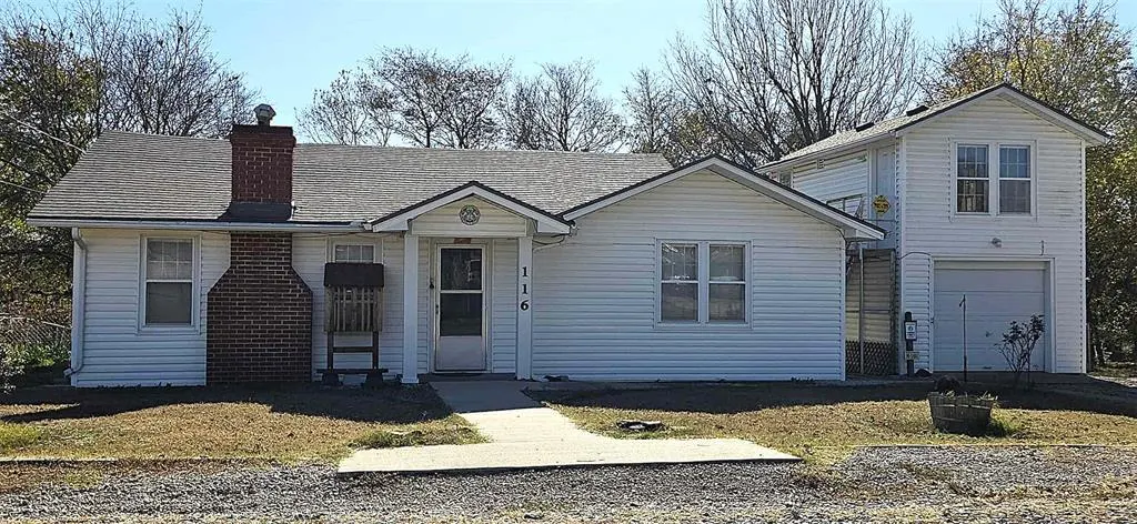 Photo 4 — 116 N King, Holdenville, OK 74848