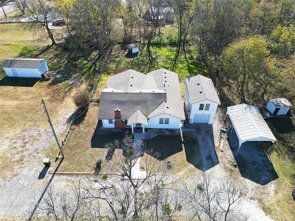 Photo 2 — 116 N King, Holdenville, OK 74848