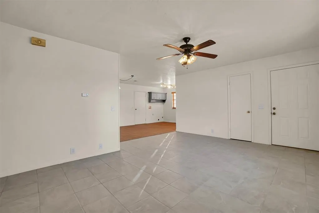 Photo 4 — 18 E Anchor Drive, Sayre, OK 73662