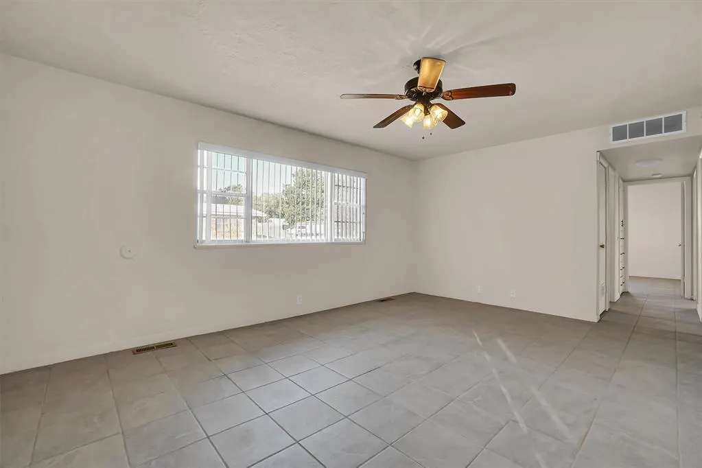 Photo 5 — 18 E Anchor Drive, Sayre, OK 73662