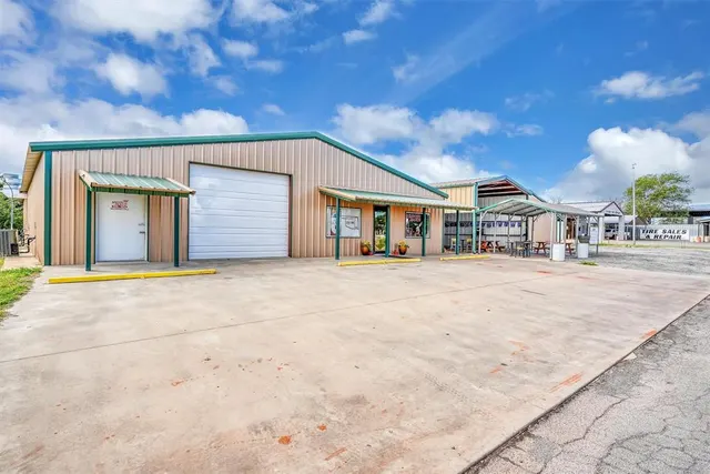 Photo 3 — 602 Arkansas Avenue, Sayre, OK 73662