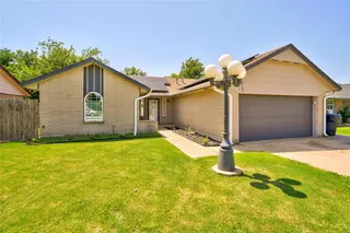 Sold home at 9913 S Klein Avenue