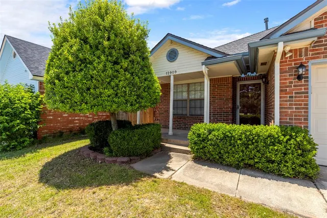 Photo 5 — 12909 Brandon Place, Oklahoma City, OK 73142