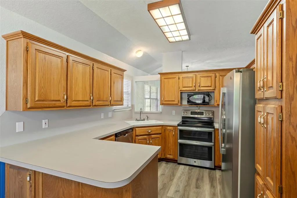 Photo 9 — 12909 Brandon Place, Oklahoma City, OK 73142